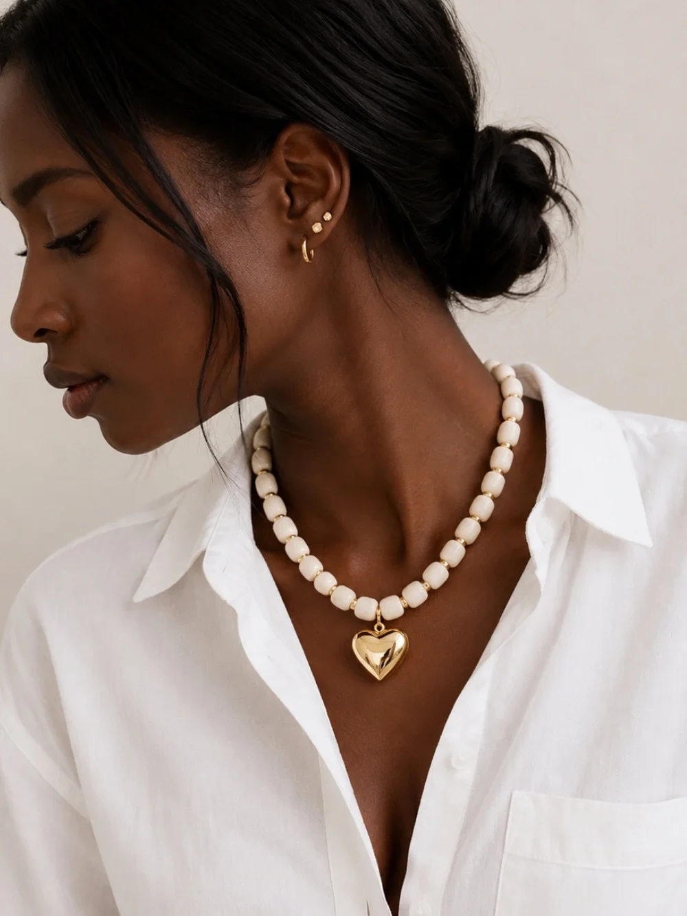 New! Preppy Neutral Ivory Beaded Gold Heart Necklace NWOT 5039